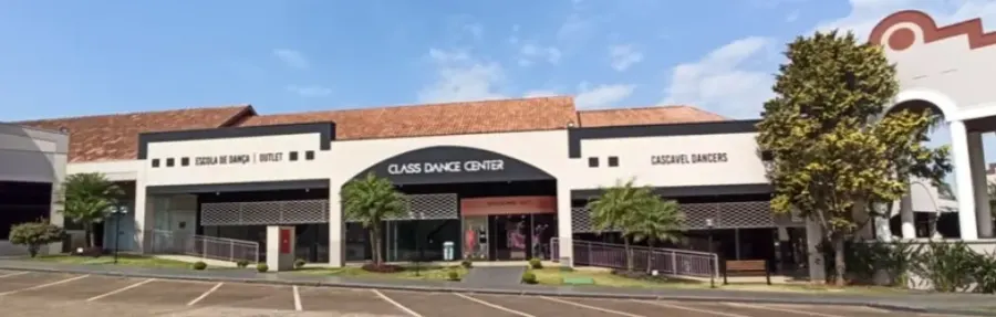 Fachada e sala da Class Dance Center em Cascavel-PR